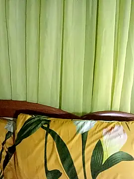 Snapshot of Esenia505 chatting on March 27, 2026, 8:22 am Esenia505 online show from March 27, 2026, 8:22 am