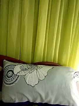 Snapshot of Esenia505 chatting on April 3, 2026, 2:29 am Esenia505 online show from April 3, 2026, 2:29 am