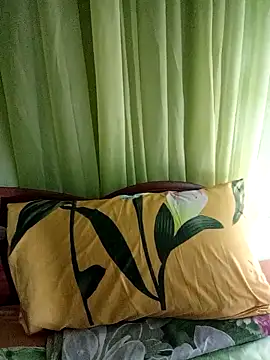 Snapshot of Esenia505 chatting on March 19, 2026, 7:52 am Esenia505 online show from March 19, 2026, 7:52 am