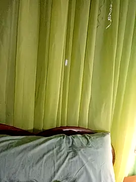 Snapshot of Esenia505 chatting on March 17, 2026, 3:42 am Esenia505 online show from March 17, 2026, 3:42 am