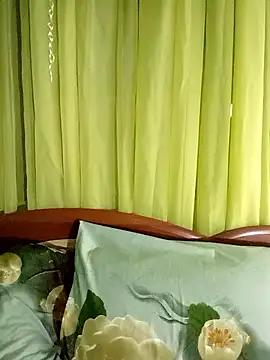 Snapshot of Esenia505 chatting on March 11, 2026, 4:56 pm Esenia505 online show from March 11, 2026, 4:56 pm