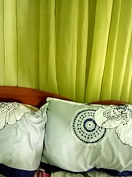 Snapshot of Esenia505 chatting on April 9, 2026, 3:41 am Esenia505 online show from April 9, 2026, 3:41 am