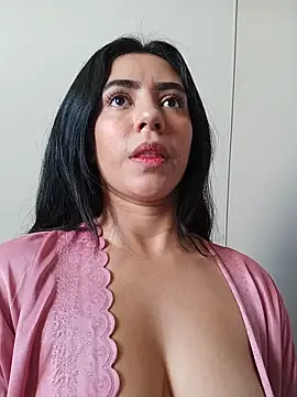 Sara-215 online show from May 20, 2026, 12:46 pm