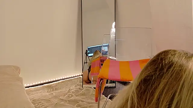 Snapshot of Ammelia_ chatting on November 3, 2025, 6:29 am Ammelia  online show from November 3, 2025, 6:29 am