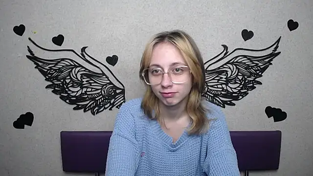 TracyLll online show from November 24, 2025, 11:54 am