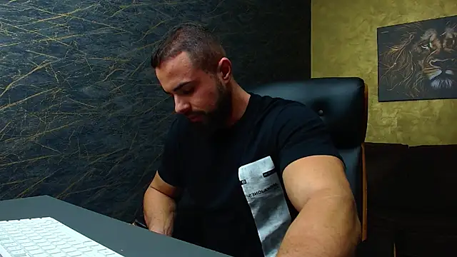 HayesWood online show from November 15, 2025, 5:55 am