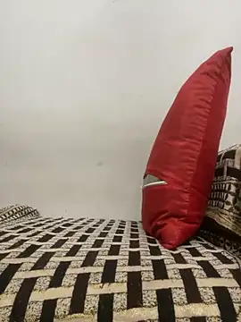 Heena Sharma982 online show from November 18, 2025, 6:50 am