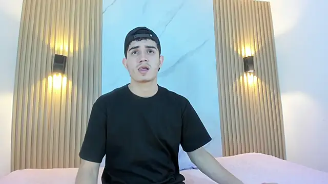 Snapshot of alejo_gray chatting on October 29, 2025, 3:49 am alejo gray online show from October 29, 2025, 3:49 am