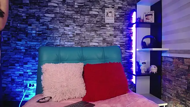 Snapshot of SharlottEssence chatting on November 5, 2025, 10:07 am SharlottEssence online show from November 5, 2025, 10:07 am