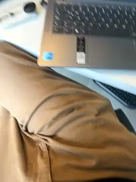 Snapshot of LeoBlaze13 chatting on October 28, 2025, 8:19 pm LeoBlaze13 online show from October 28, 2025, 8:19 pm