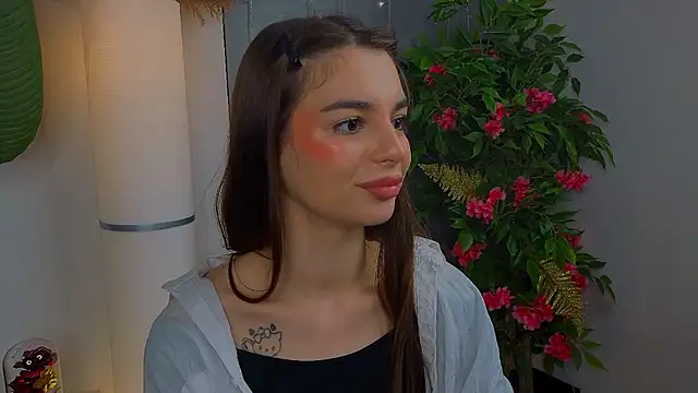 LauraHansil online show from March 8, 2026, 2:26 am