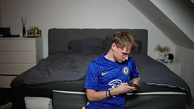 Snapshot of InnocentGuysOF chatting on February 6, 2026, 5:20 pm InnocentGuysOF online show from February 6, 2026, 5:20 pm