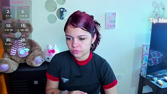 Snapshot of Emma_boo chatting on February 15, 2026, 3:33 pm Emma boo online show from February 15, 2026, 3:33 pm