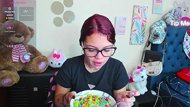 Snapshot of Emma_boo chatting on February 10, 2026, 3:00 pm Emma boo online show from February 10, 2026, 3:00 pm