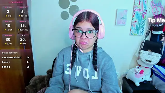 Snapshot of Emma_boo chatting on December 4, 2025, 4:44 am Emma boo online show from December 4, 2025, 4:44 am