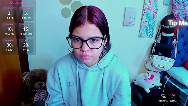 Snapshot of Emma_boo chatting on December 16, 2025, 2:54 pm Emma boo online show from December 16, 2025, 2:54 pm