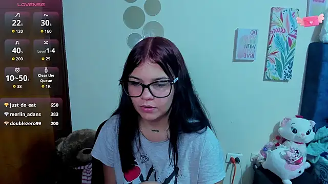 Snapshot of Emma_boo chatting on November 1, 2025, 3:35 am Emma boo online show from November 1, 2025, 3:35 am