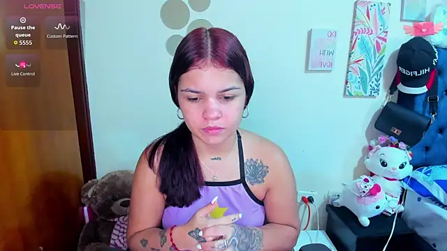 Snapshot of Emma_boo chatting on November 12, 2025, 11:58 am Emma boo online show from November 12, 2025, 11:58 am