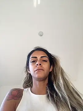 sabrinaneves online show from July 25, 2026, 1:39 pm
