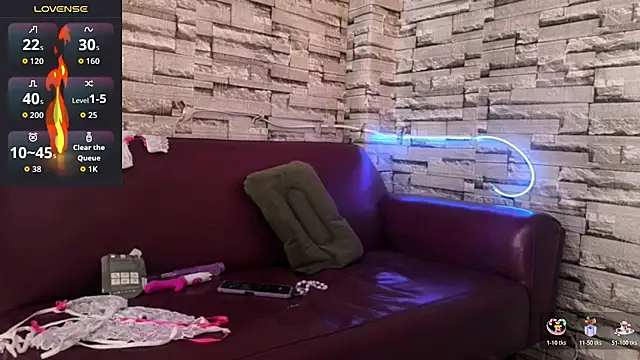 Luxia23 online show from November 2, 2025, 8:25 pm