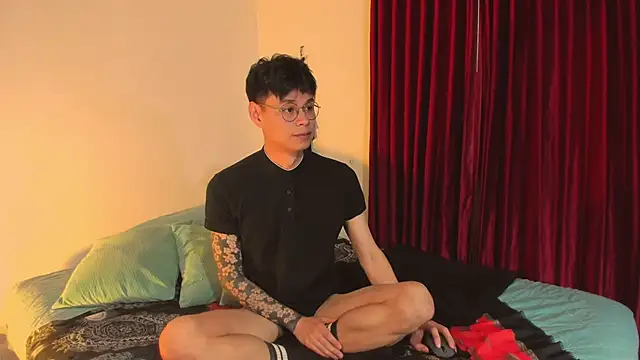 estmonnn online show from November 5, 2025, 11:52 pm