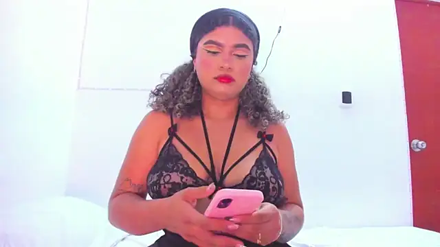 Snapshot of diosa_021 chatting on October 30, 2025, 11:45 pm diosa 021 online show from October 30, 2025, 11:45 pm