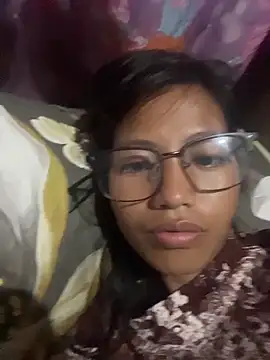 hottiebabe23 online show from November 15, 2025, 8:46 pm