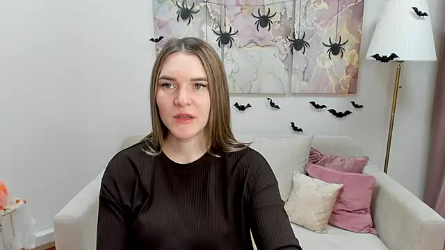 Snapshot of AriaAmaren chatting on November 3, 2025, 10:46 pm AriaAmaren online show from November 3, 2025, 10:46 pm