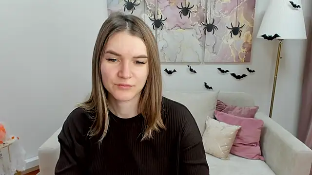 Snapshot of AriaAmaren chatting on November 2, 2025, 11:21 pm AriaAmaren online show from November 2, 2025, 11:21 pm