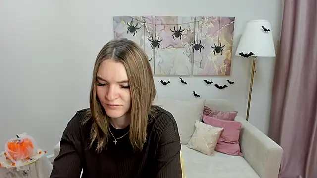 Snapshot of AriaAmaren chatting on November 1, 2025, 11:31 pm AriaAmaren online show from November 1, 2025, 11:31 pm