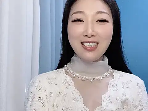 ella55-- online show from November 11, 2025, 2:39 am