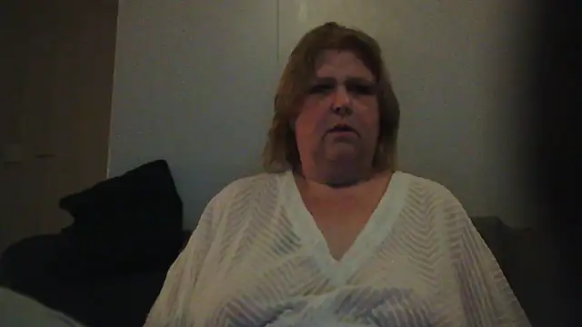 Snapshot of Sylviastar46 chatting on February 21, 2026, 9:17 pm Sylviastar46 online show from February 21, 2026, 9:17 pm