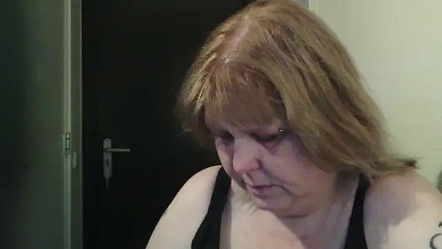 Snapshot of Sylviastar46 chatting on February 19, 2026, 7:49 am Sylviastar46 online show from February 19, 2026, 7:49 am