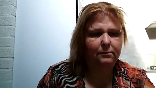 Snapshot of Sylviastar46 chatting on March 1, 2026, 9:31 am Sylviastar46 online show from March 1, 2026, 9:31 am