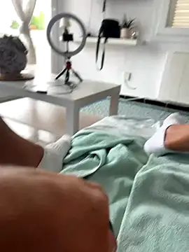 Snapshot of HeavenNHellCock chatting on October 30, 2025, 9:29 am HeavenNHellCock online show from October 30, 2025, 9:29 am