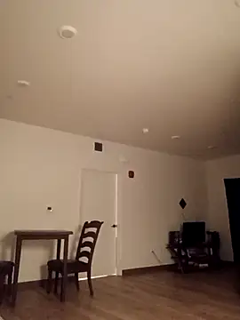 Karebearz1 online show from April 7, 2026, 10:06 am