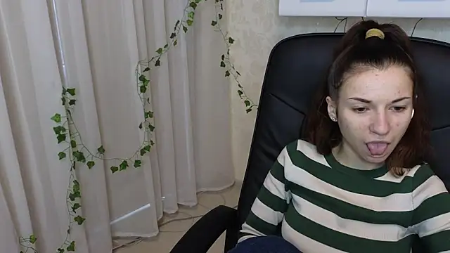 Snapshot of Ulyanix chatting on February 24, 2026, 5:08 am Ulyanix online show from February 24, 2026, 5:08 am