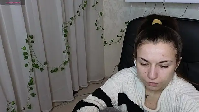 Snapshot of Ulyanix chatting on February 8, 2026, 5:05 am Ulyanix online show from February 8, 2026, 5:05 am