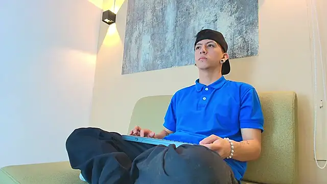 Snapshot of NOHA_CRAYG chatting on November 4, 2025, 1:37 pm NOHA CRAYG online show from November 4, 2025, 1:37 pm