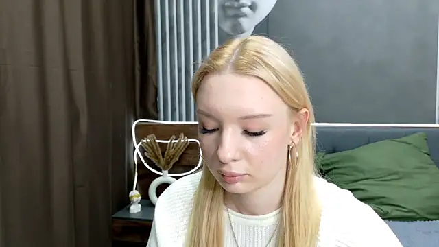 TiffanyJensen online show from October 31, 2025, 11:07 am