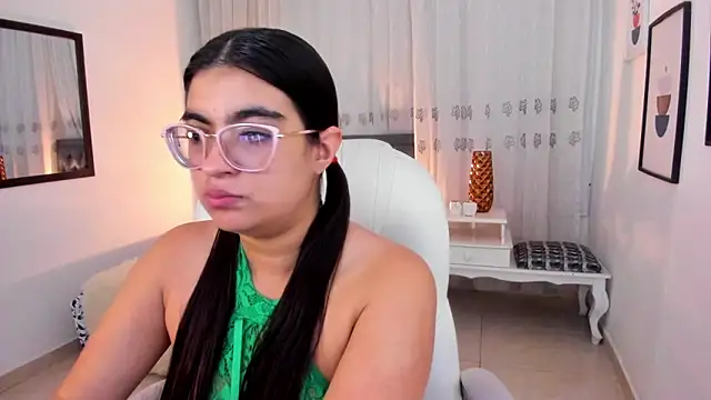 Luna Jonnes1 online show from January 16, 2026, 11:14 am