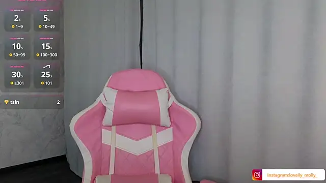 Snapshot of Lovelly_molly1 chatting on October 30, 2025, 4:37 pm Lovelly molly1 online show from October 30, 2025, 4:37 pm