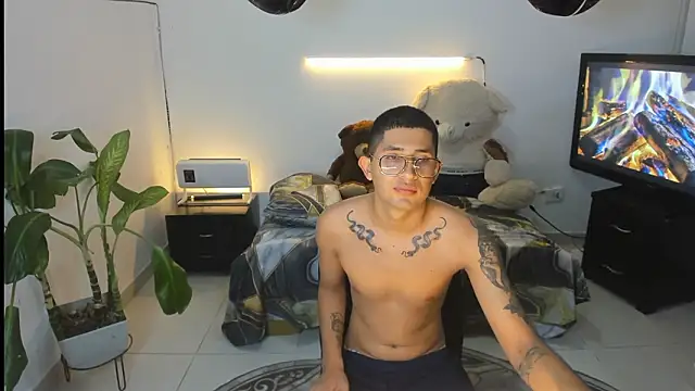 darwinandbrayann online show from March 2, 2026, 4:13 am