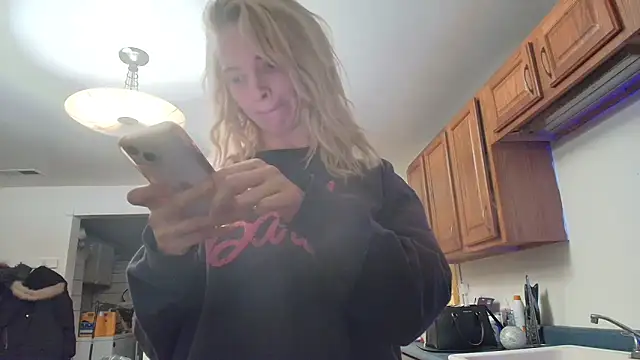 Snapshot of lanasharapovaxxx chatting on January 17, 2026, 12:15 am lanasharapovaxxx online show from January 17, 2026, 12:15 am