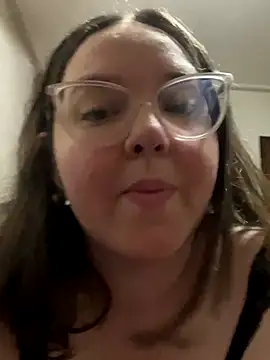 Snapshot of justaldita chatting on November 4, 2025, 12:25 am justaldita online show from November 4, 2025, 12:25 am