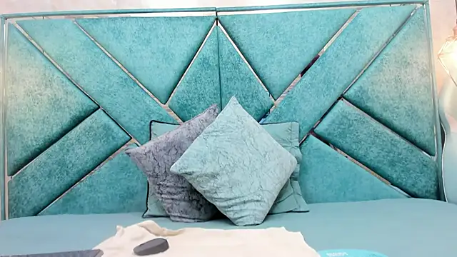 EXOTIC TRANS online show from November 22, 2025, 1:10 pm