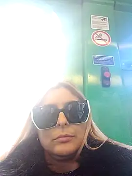 Snapshot of fragoli chatting on November 9, 2025, 1:37 pm fragoli online show from November 9, 2025, 1:37 pm