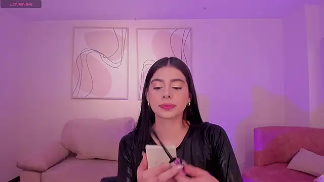 BellaConnorX online show from June 30, 2026, 8:42 pm