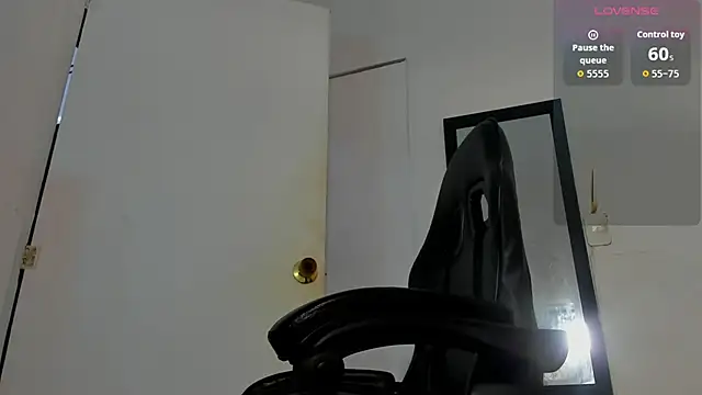 Evaa white online show from February 7, 2026, 12:24 pm