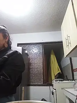 MaryRoze  online show from December 17, 2025, 4:17 am